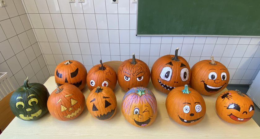 Őszi, városi dekoráció- Tököltünk :-)