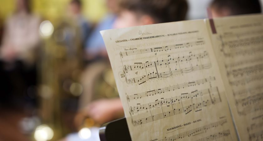 „Kicsik” hangversenye