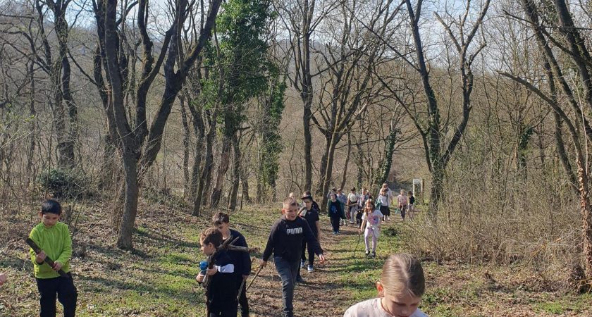 Ismét tavaszi túrán a 2-3. osztály